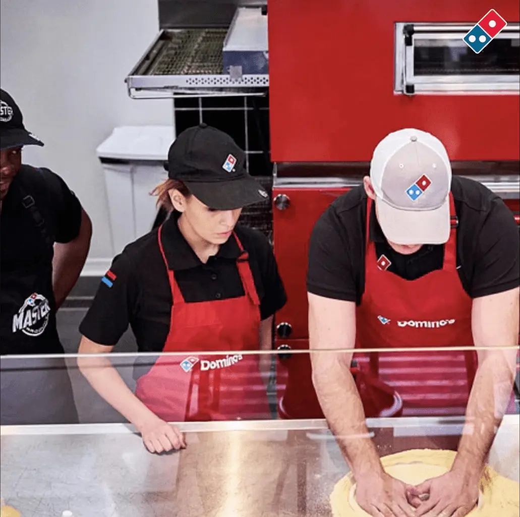 dominos-pizza-employees