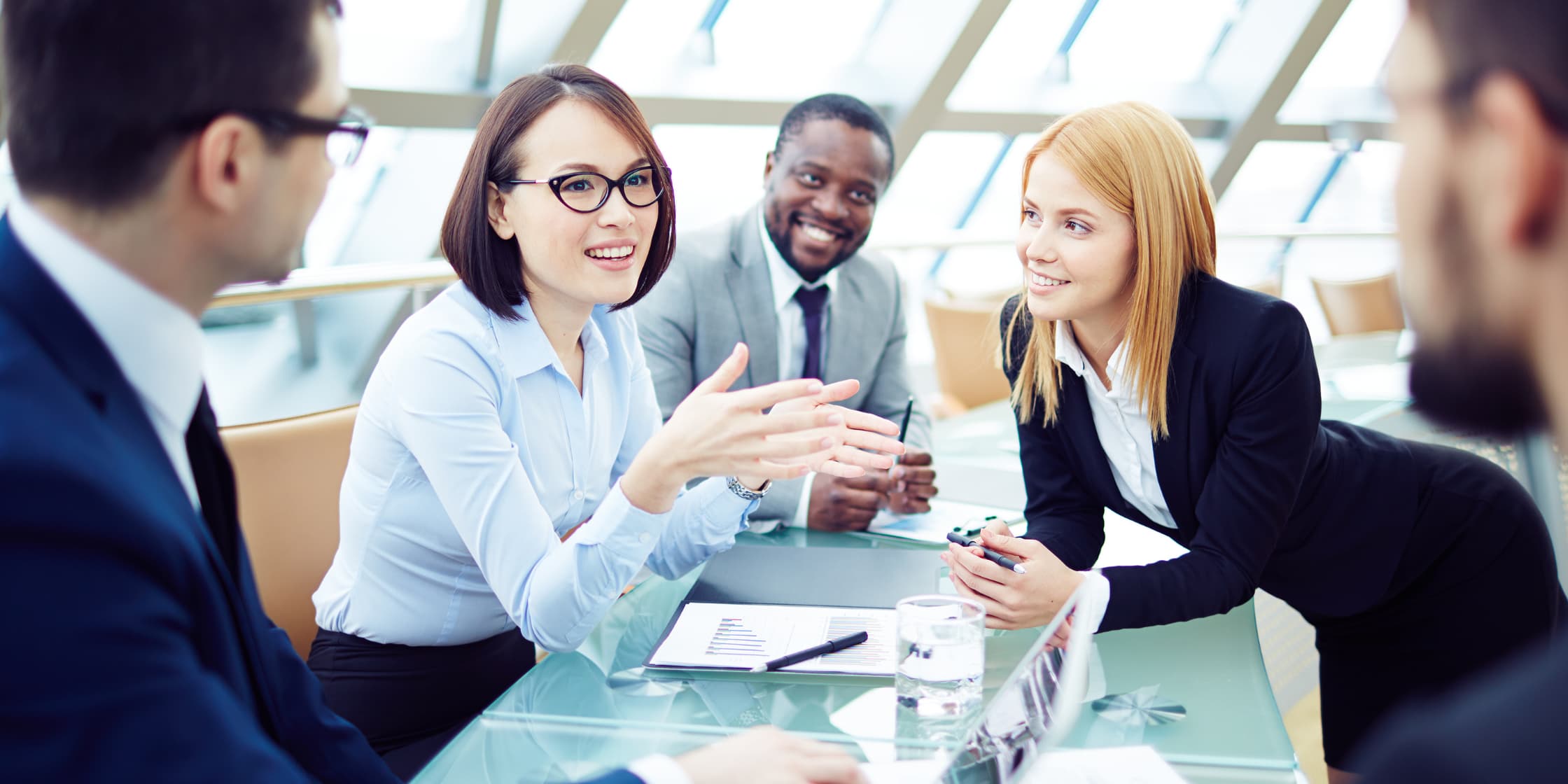 discussion en entreprise entre salariés